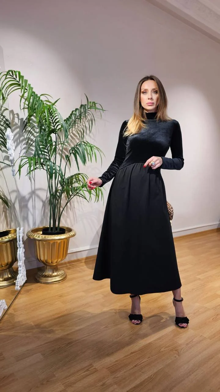 Divina Velvet Maxi Dress - Image 2