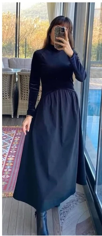 Divina Velvet Maxi Dress - Image 5